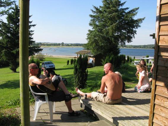 Vikaer Strand Camping & Cottages Diernaes Номер фото