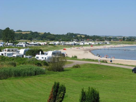 Vikaer Strand Camping & Cottages Diernaes Экстерьер фото